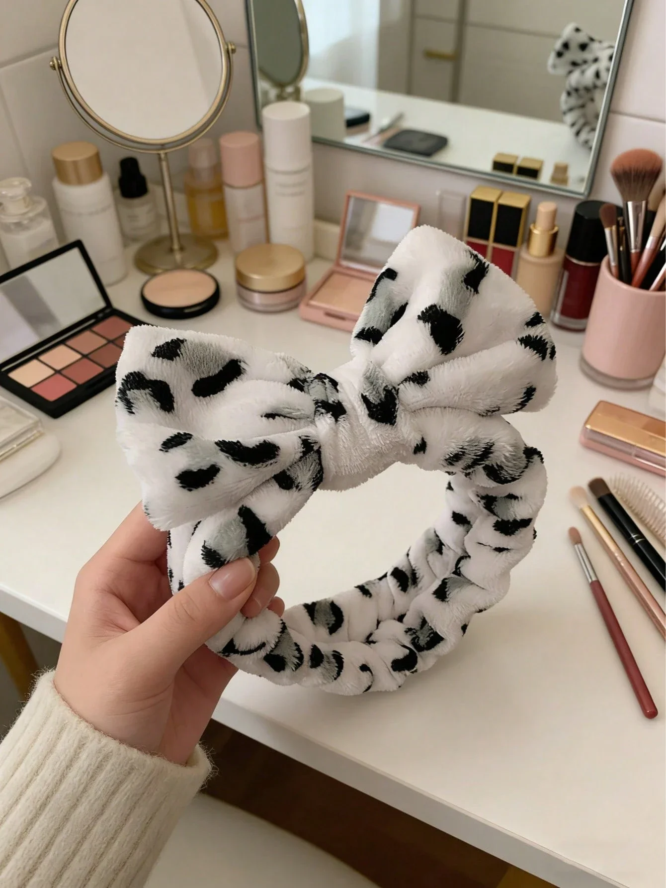 Skincare Animate - White Black Leopard Print Bow Headband