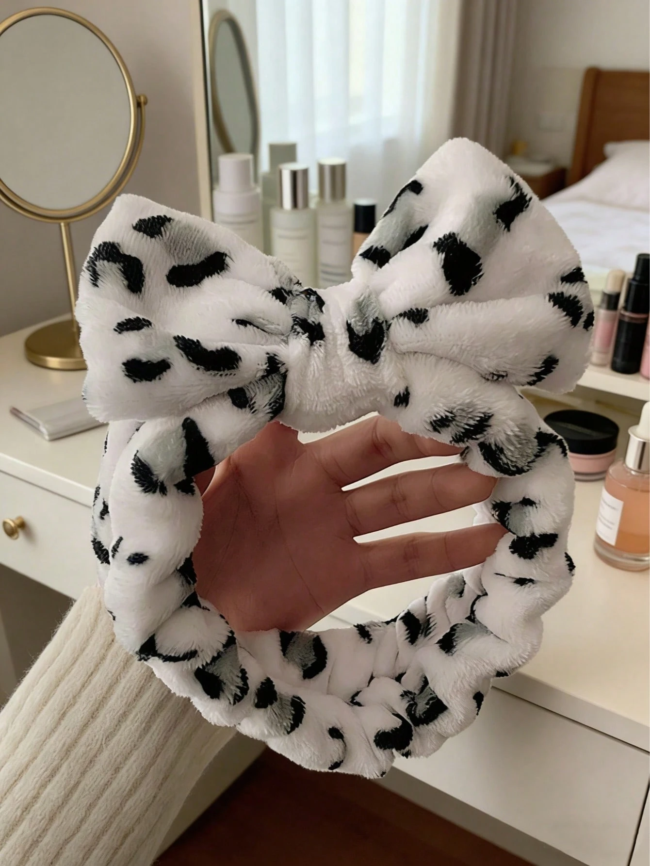 White Black Leopard Print Bow  - đánh giá và giá Skincare Animate